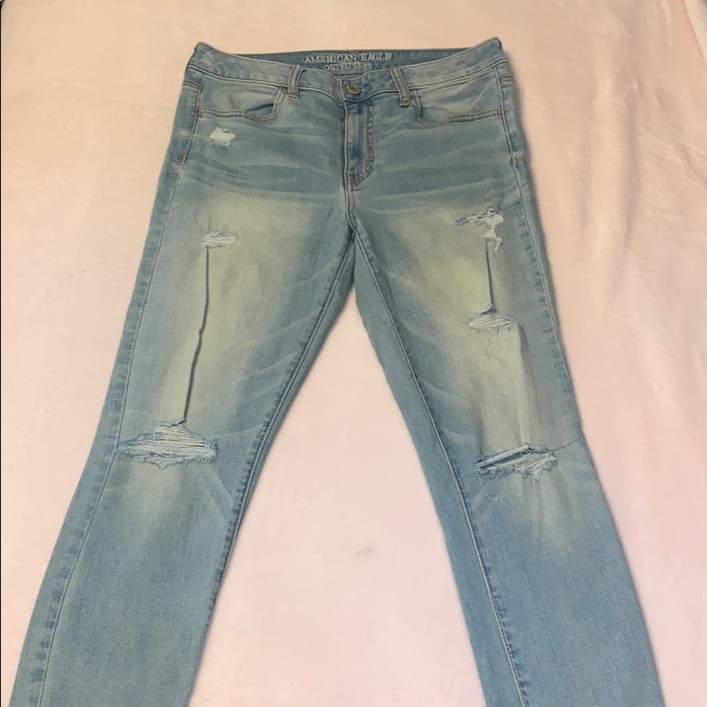 Distressed high waisted skinny jeans